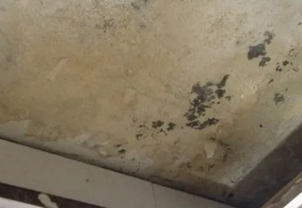 三门峡阳台漏水维修公司分享下三门峡卫生间渗水维修需要注意哪些问题。